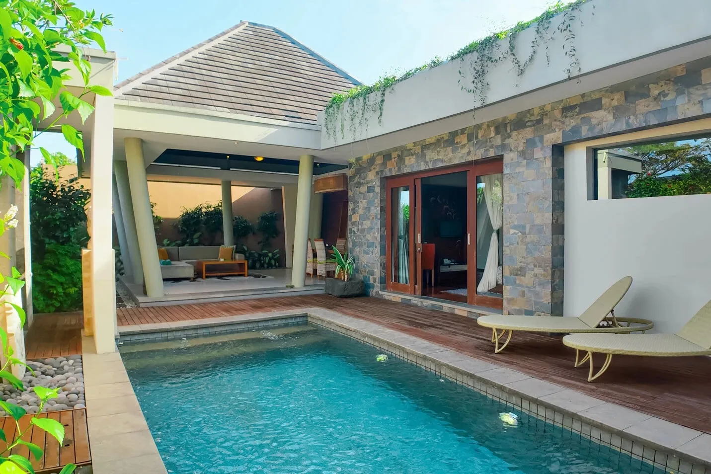 One Bedroom Royal Pool Villa - Ravaye (Breakfast Included)
